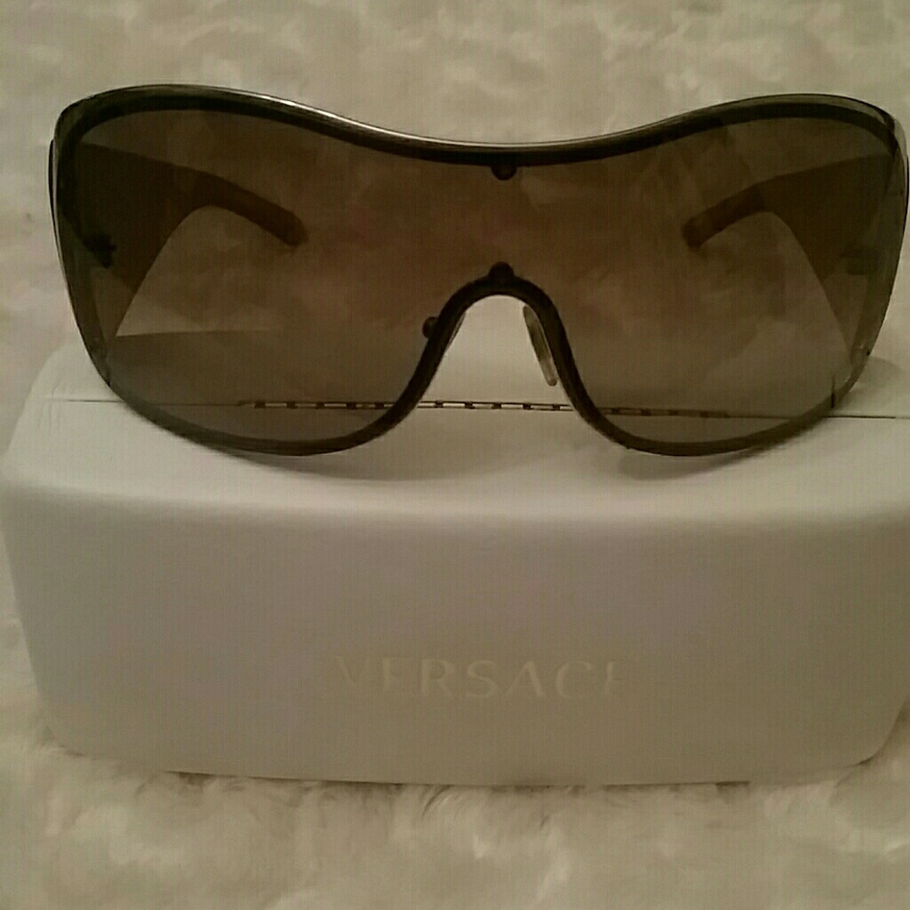 Gorgeous Gold Versace Sunglasses