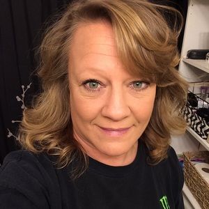 Meet your Posher, Cassandra