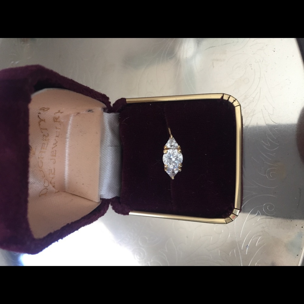10 k solid gold ring - Picture 4 of 4