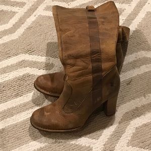Distressed look leather fry boots with heel