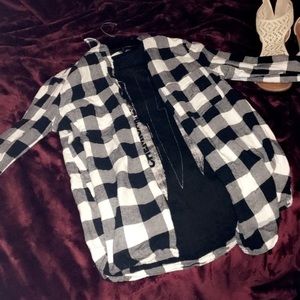Black and white flannel and tee shirt combo