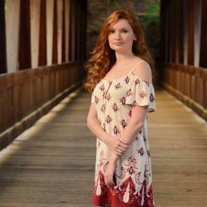 Meet your Posher, Hallie