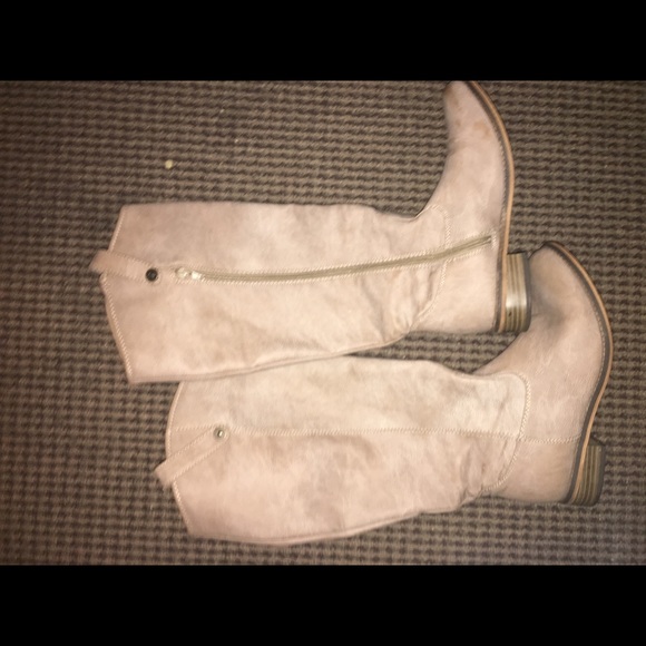 Boots - Picture 1 of 4