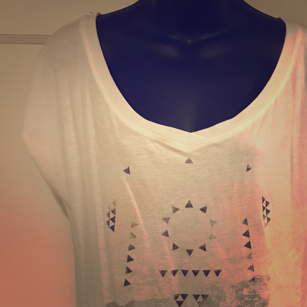 Free Add-on! Hollister Geometric Graphic Tee G1