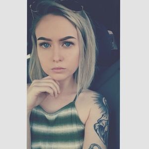Meet your Posher, Kayla
