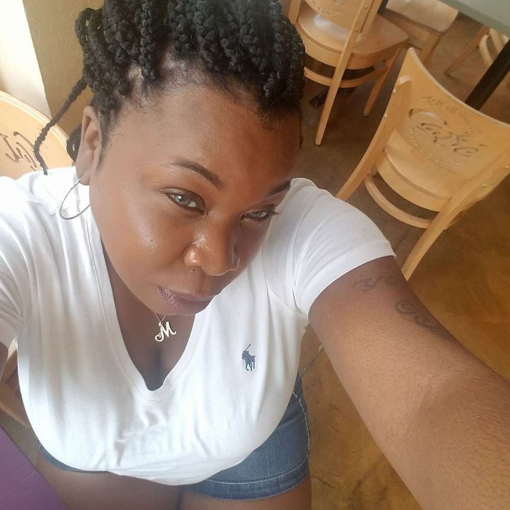 Meet your Posher, Yolanda