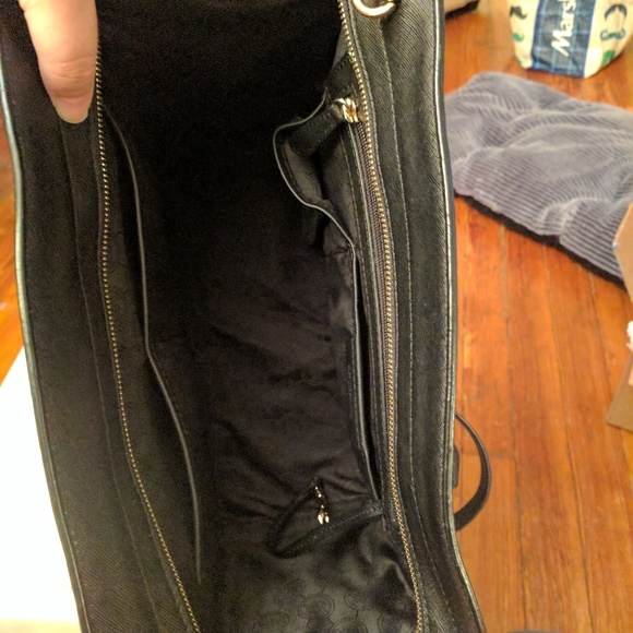 Michael Kors Large Selma Grommet - Picture 4 of 6