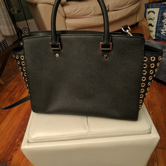 Michael Kors Large Selma Grommet - Picture 2 of 6