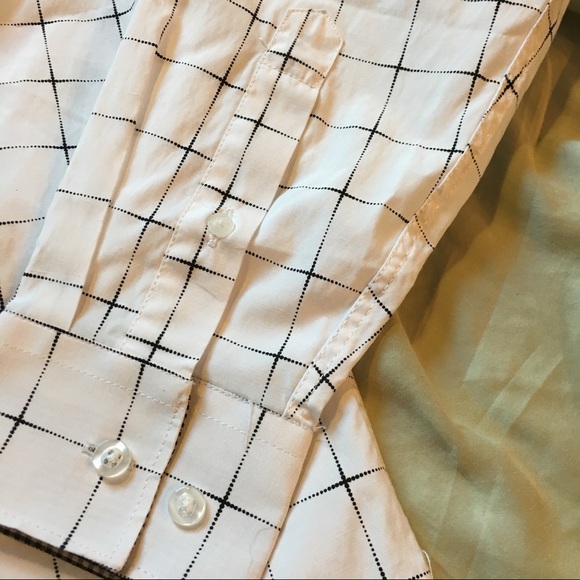 Patterned Button-Up Shirt - Picture 2 of 6