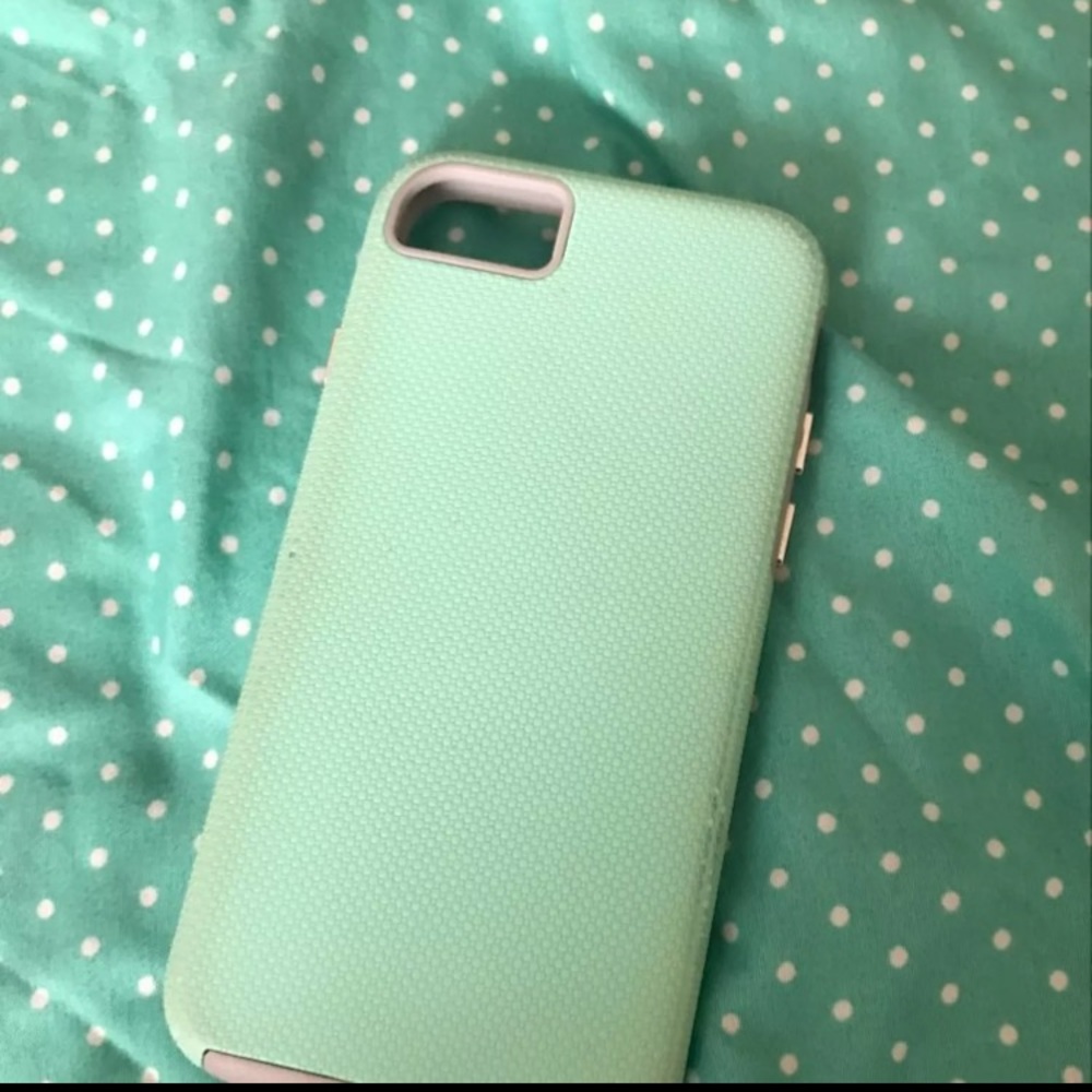 iPhone 7 cases - Picture 3 of 3