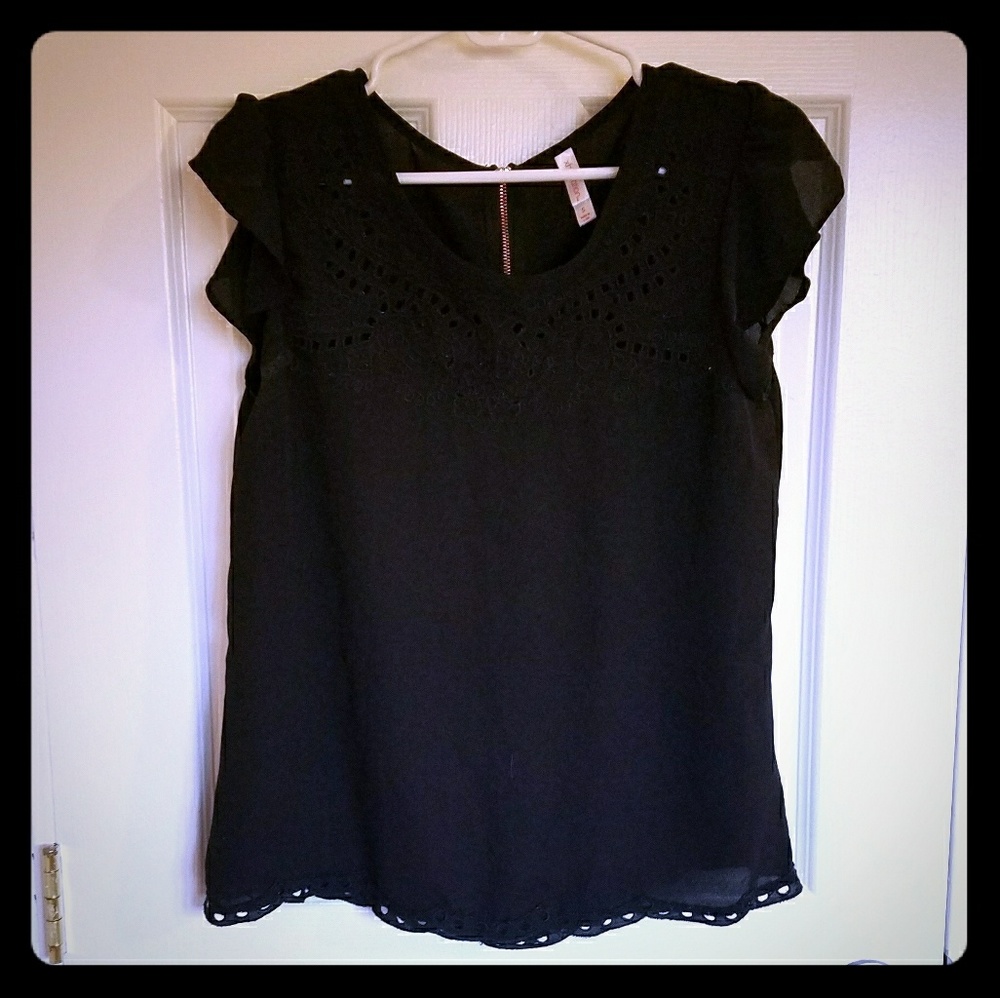 Essential Black blouse with cutout design