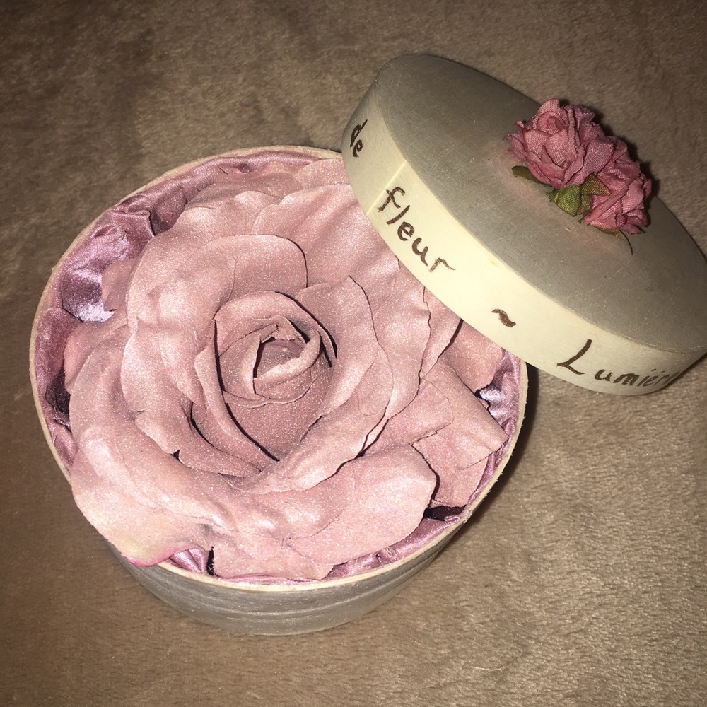 ROSE PETAL HIGHLIGHTER