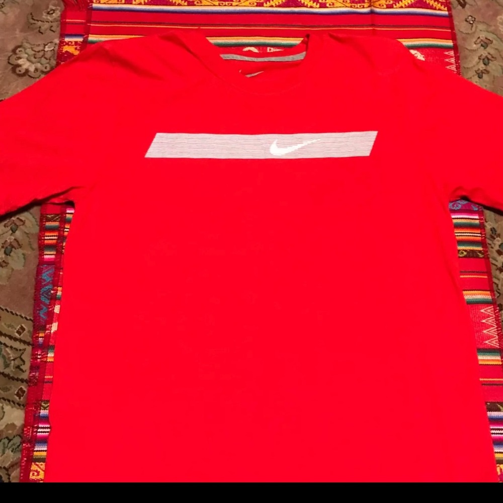 Men's Small Nike Tee