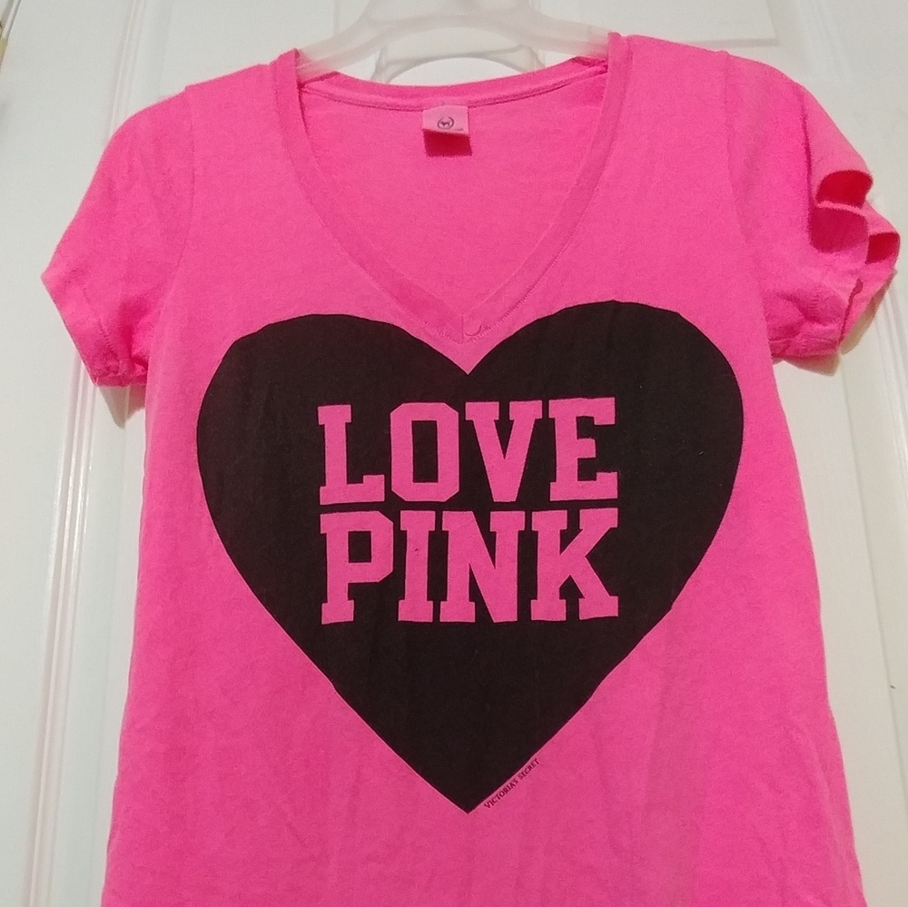 VS pink shirt
