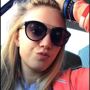 Meet your Posher, Faith