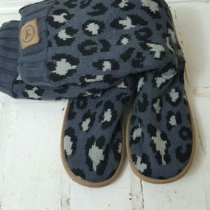 Victoria's Secret Pink Grey Slippers, NWOT