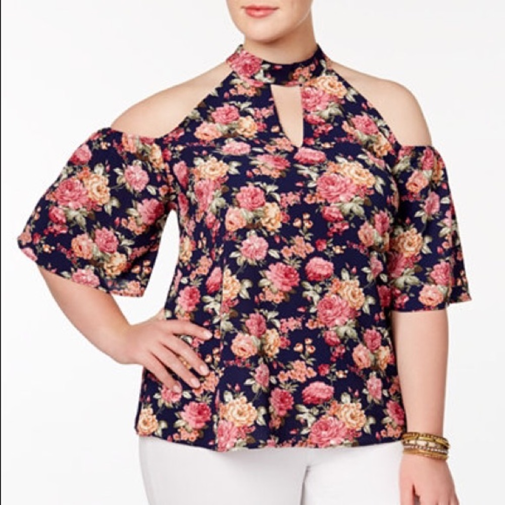 Monteau Cold Shoulder Top