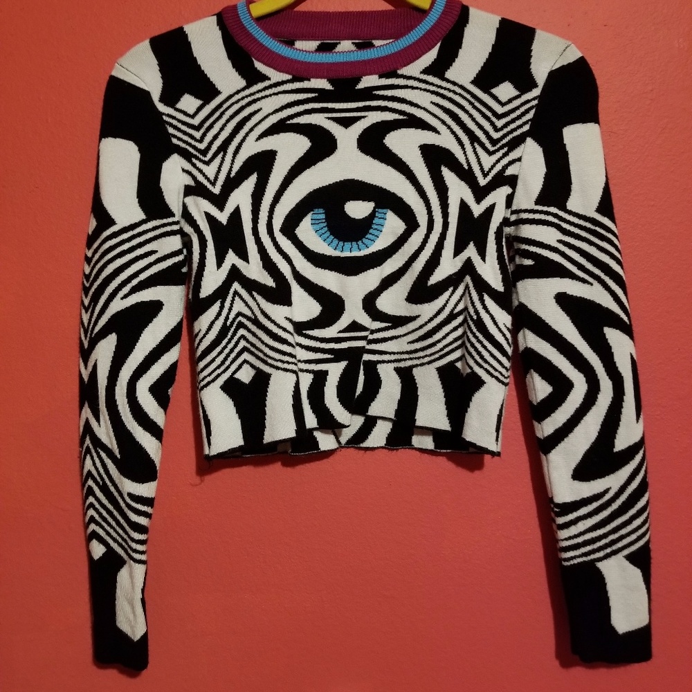 Black and white, crop top with sacred eye