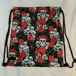 Roses n skulls drawstring bag NWOT