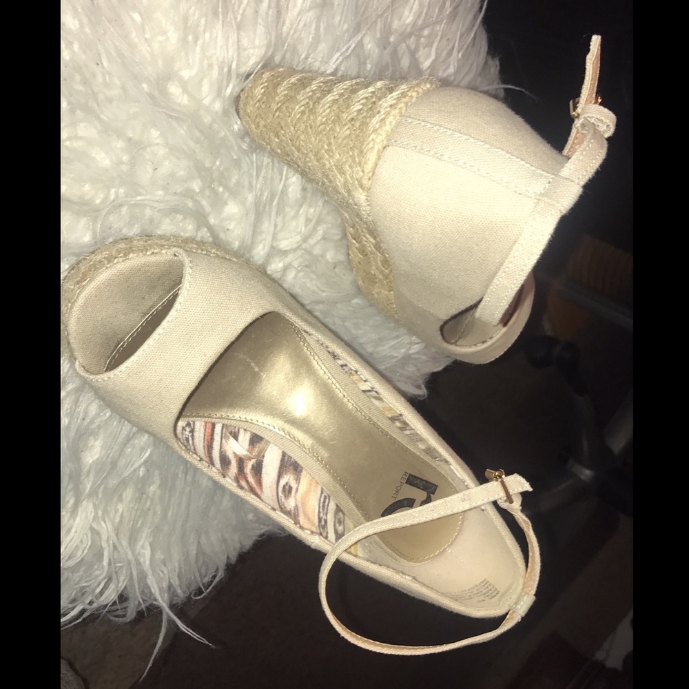 Report heels - Picture 3 of 3