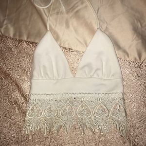 Windsor halter crop with detail