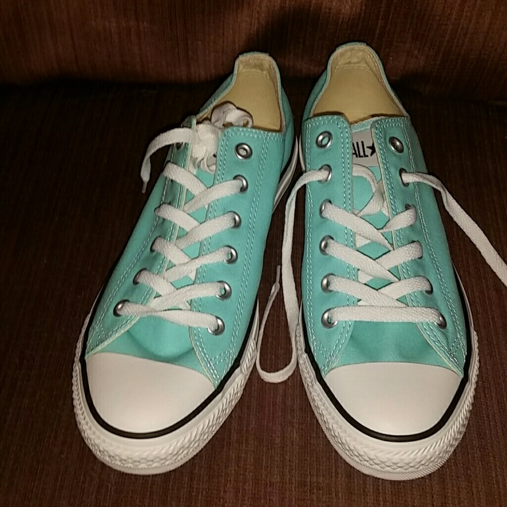 NWT Aqua Converse