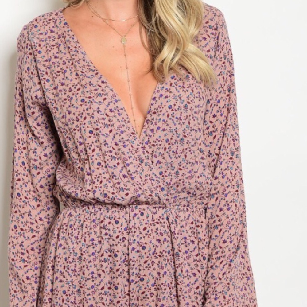 Mauve Floral Deep V Bell Sleeve Romper - Picture 4 of 4