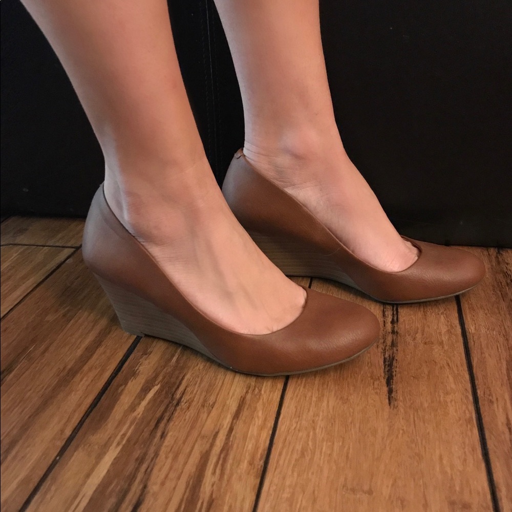 Jessica Simpson wedges