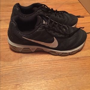 Nike Tailwind 7 women's running shoes size 8.