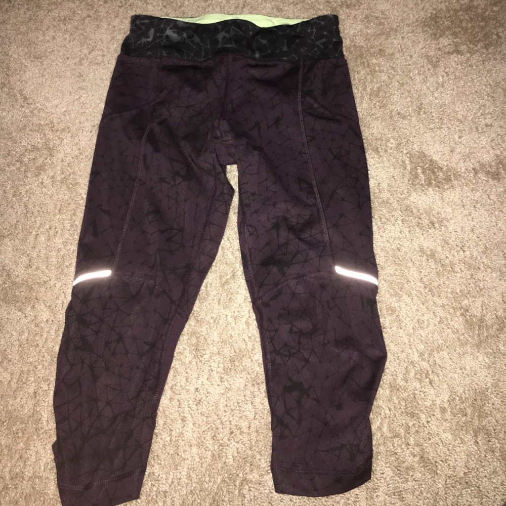 Lululemon Athletica cropped purple leggings size 4