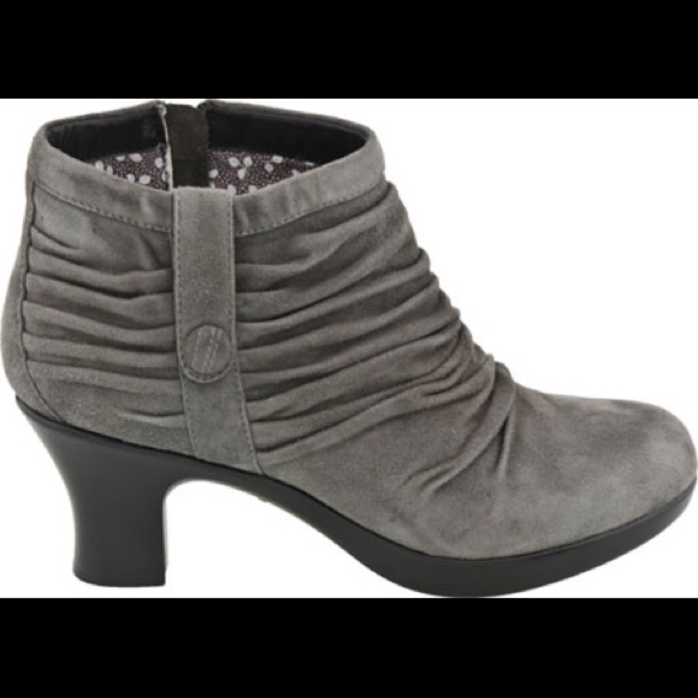 Dansko Buffy Women's Ankle Boot (grey kid suede)