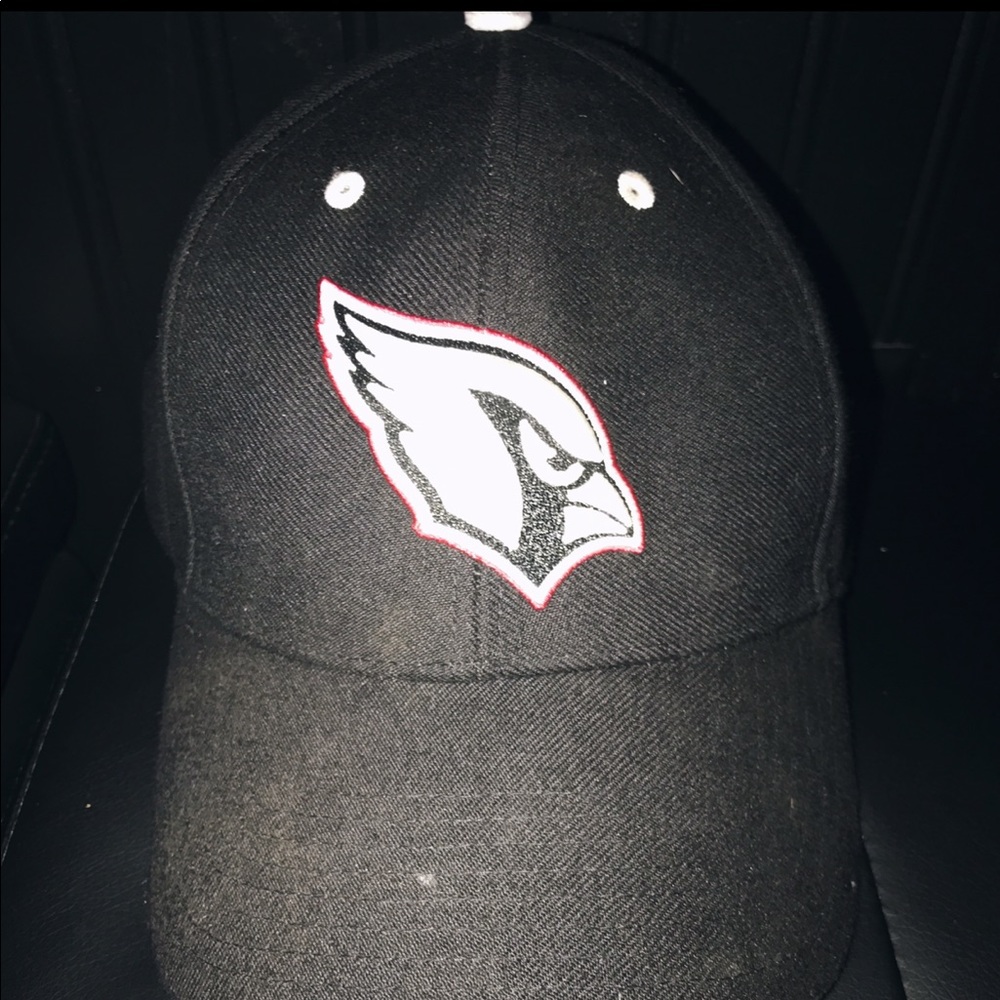 black cardinals hat.