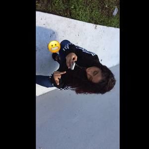 Meet your Posher, Dania