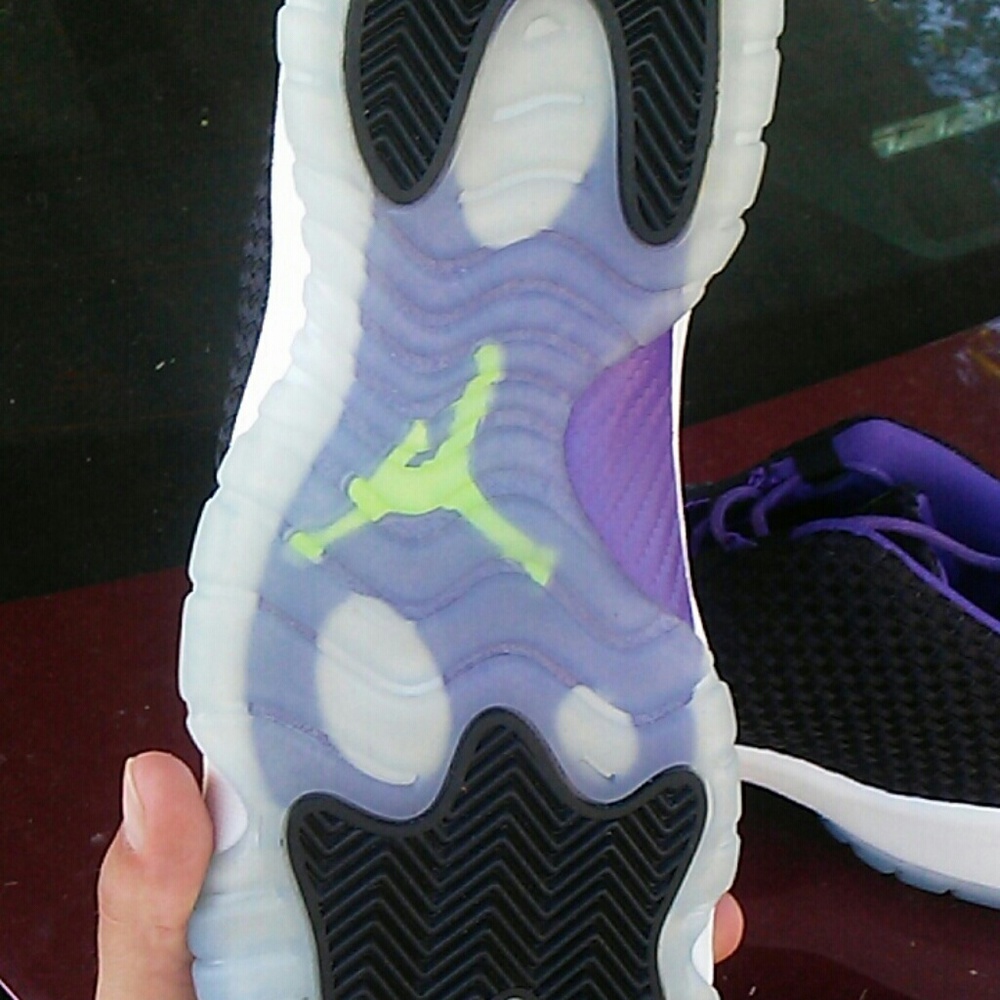 Jordan Future's - Picture 2 of 3