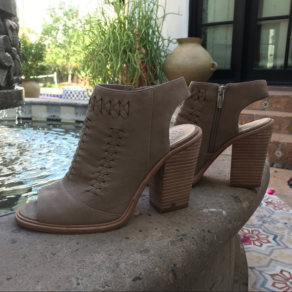 Vince Camuto Shoes - Vince CAMUTO bootie heel peep toe shoe size 8.5