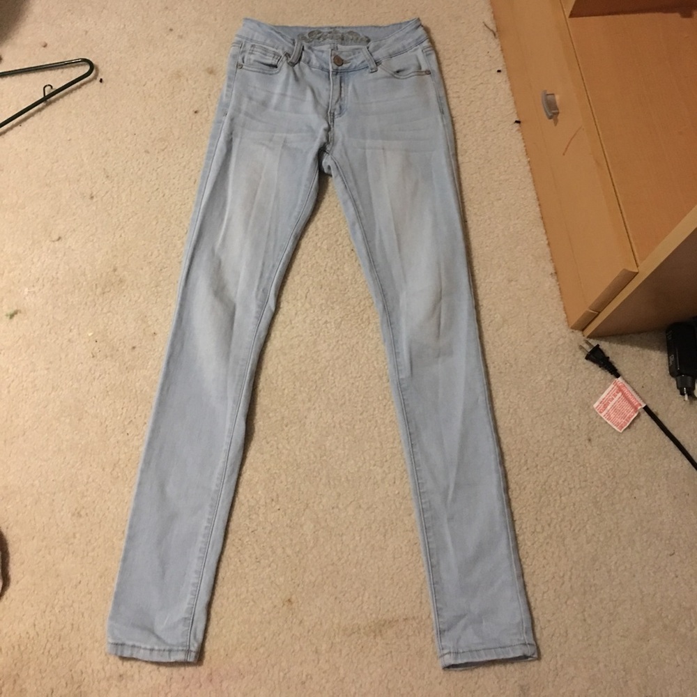 Light wash skinny jeans