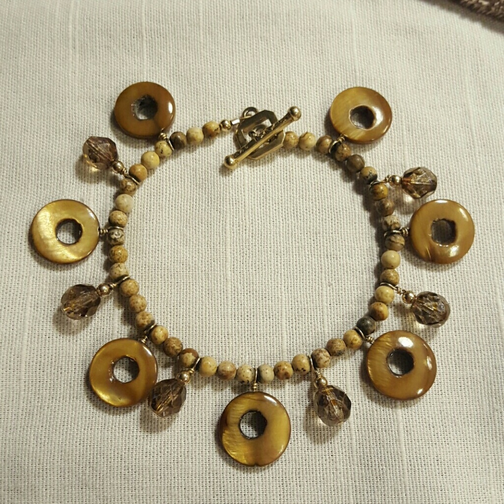 ❎SOLD❎Gold shell and Czech glass bracelet