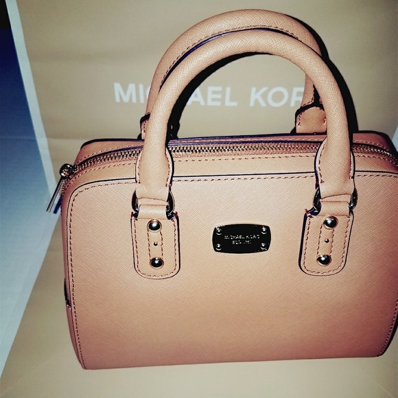 MICHAEL Michael Kors Handbags - 💥 2X HP💥 Michael Kors saffiano acorn satchel