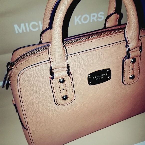 💥 2X HP💥 Michael Kors saffiano  acorn satchel - Picture 2 of 6
