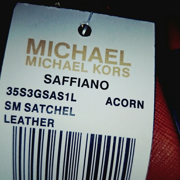 💥 2X HP💥 Michael Kors saffiano  acorn satchel - Picture 5 of 6