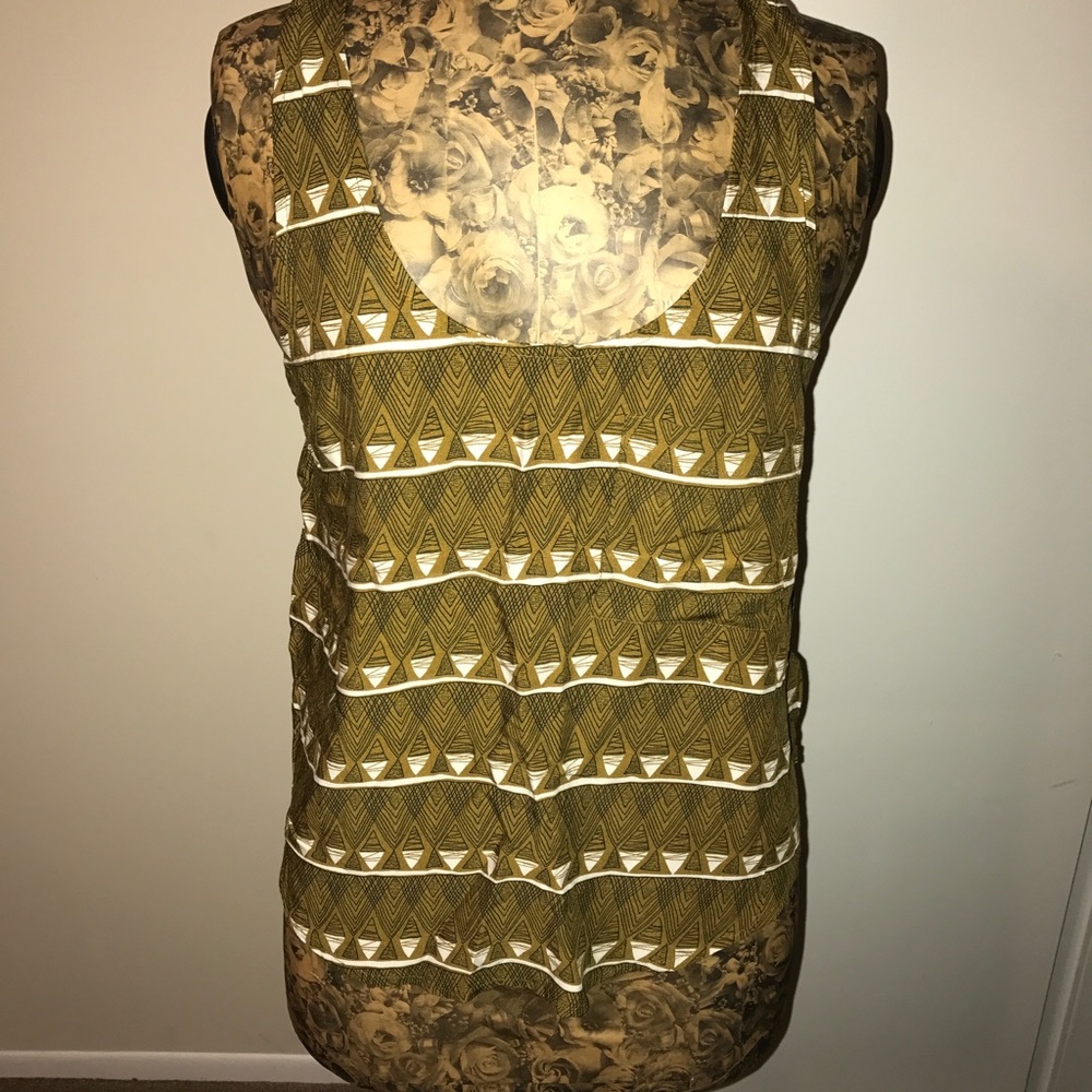 🖤Forever 21 tank top size Medium Aztec