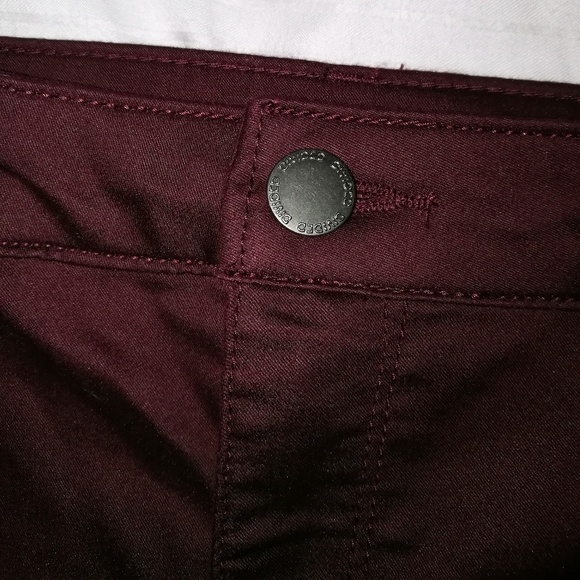 Maroon High Waisted Shorts - Picture 4 of 4