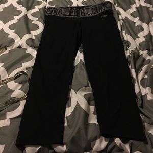 PINK reversible Capri length tights