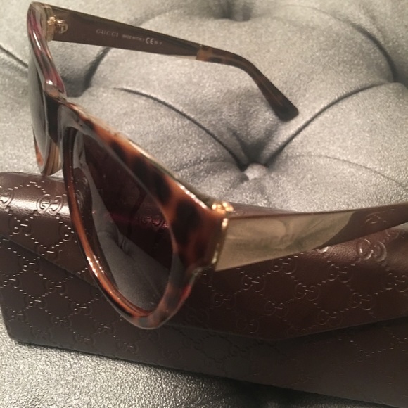 Gucci Flora sunglasses 😎 - Picture 5 of 8