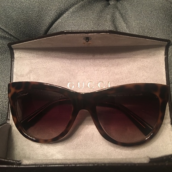 Gucci Flora sunglasses 😎 - Picture 8 of 8