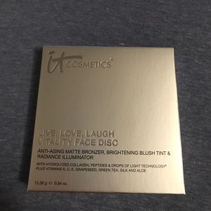 It cosmetics vitality face disk