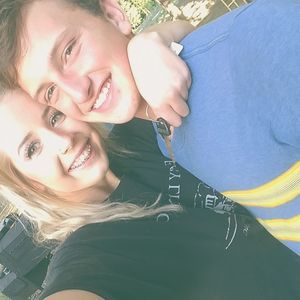 Meet your Posher, Max