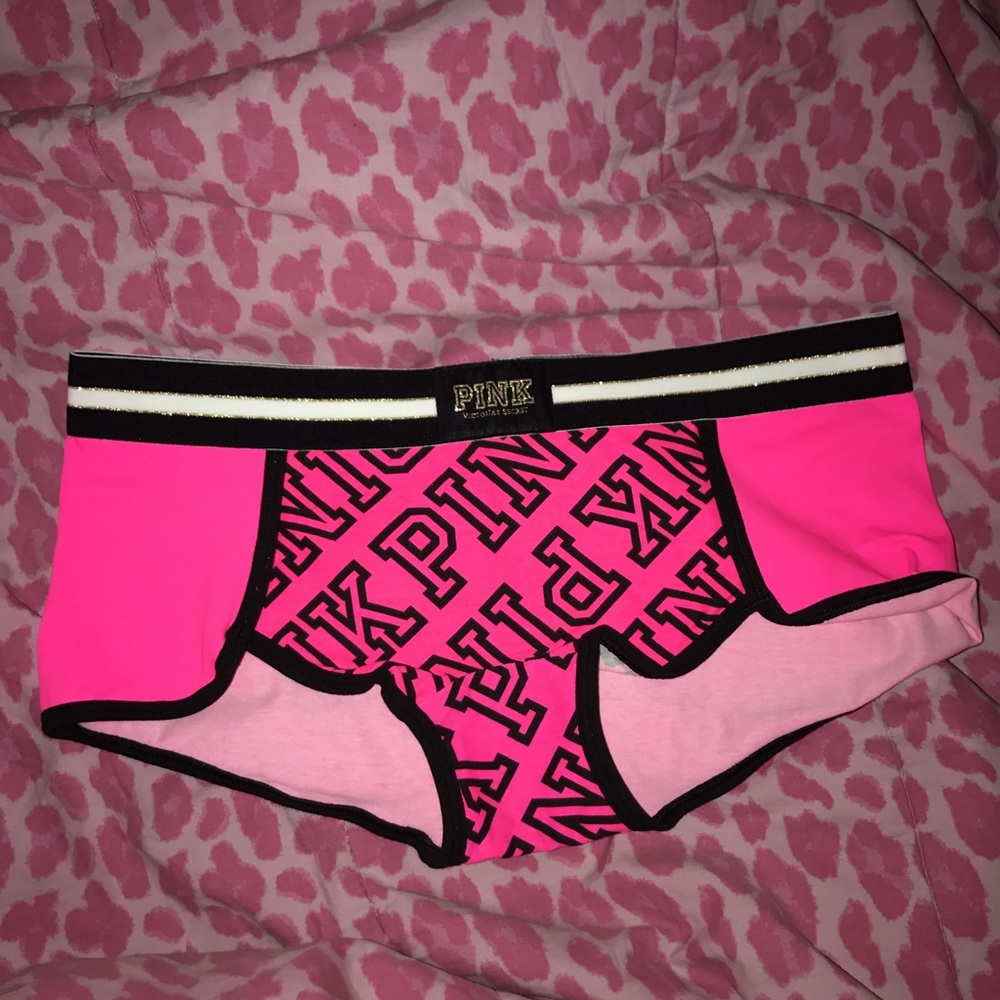 VS PINK LOGO Boyshorts