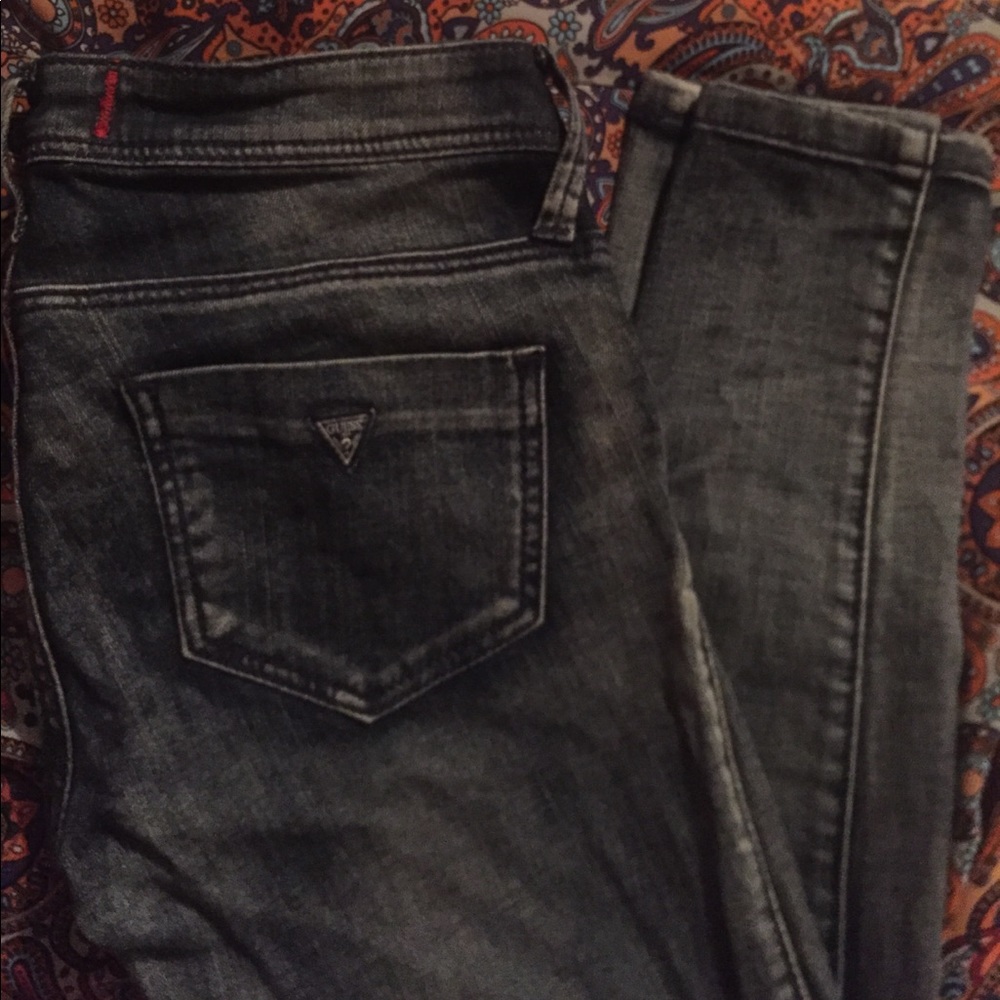 Guess Jeans - Picture 2 of 3