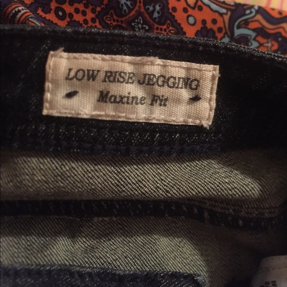 Guess Jeans - Picture 3 of 3